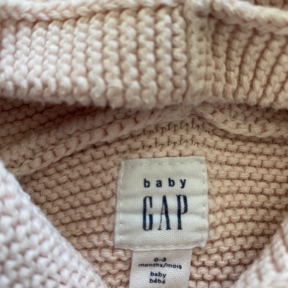 GAP knit sweater 🐻 - Picture 3 of 4